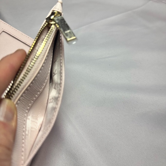 Ted Baker Alexxa Zip Card Holder in Rose. - Picture 5 of 5